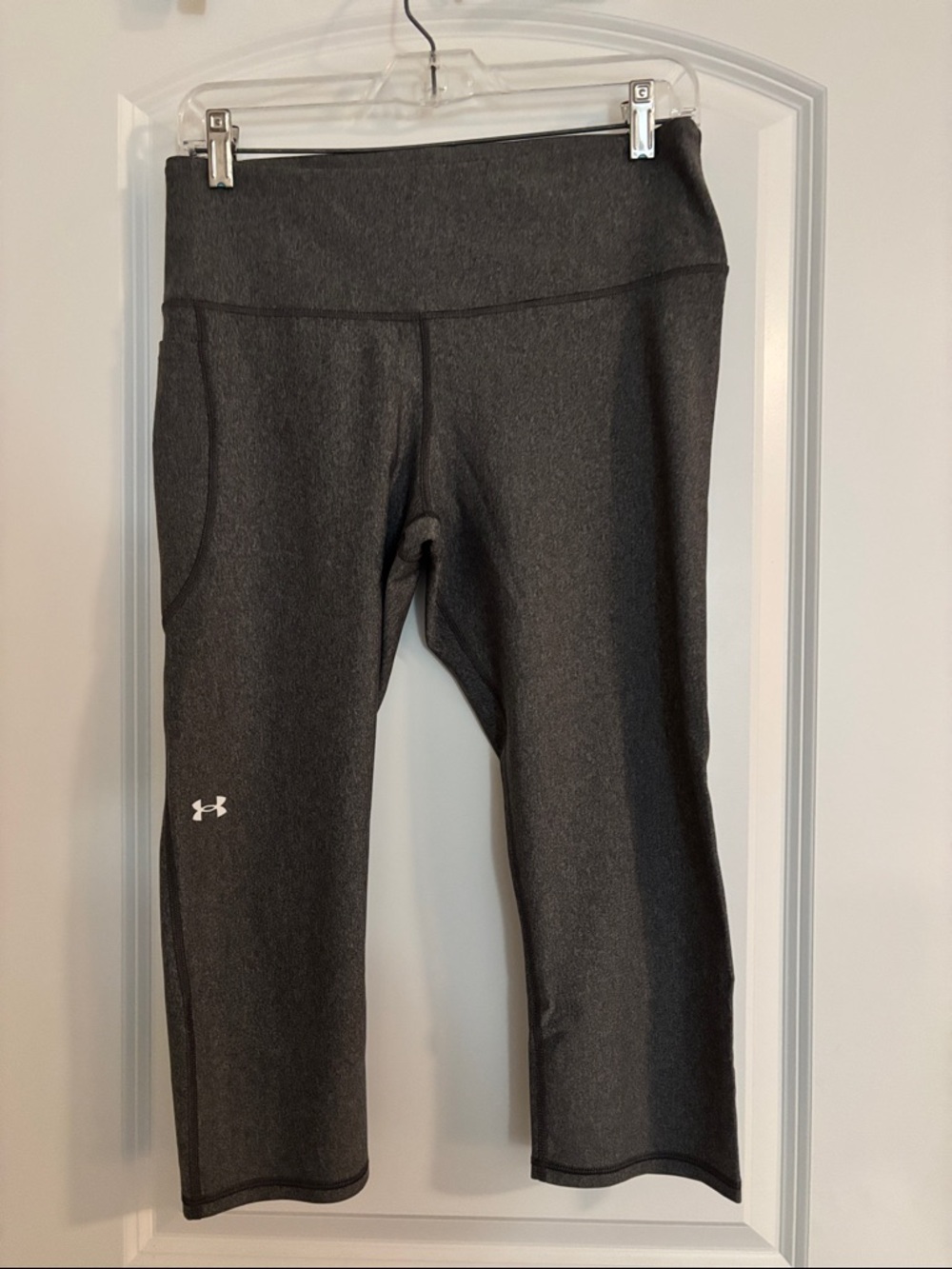 Under Armour Women’s Charcoal Capri Leggings with Logo